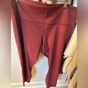 Gently Used Lululemon Wunder Leggings size 18: 25" Mulled Wine. NO TAGS